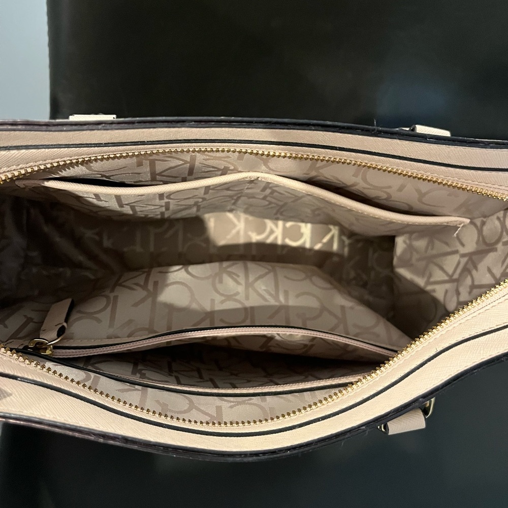 Calvin Klein purse NWOT. - Picture 7 of 8